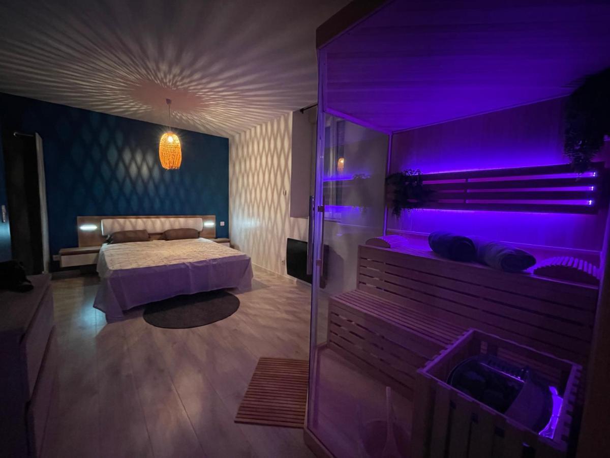 Sauna en bord de rivière Morez Esterno foto